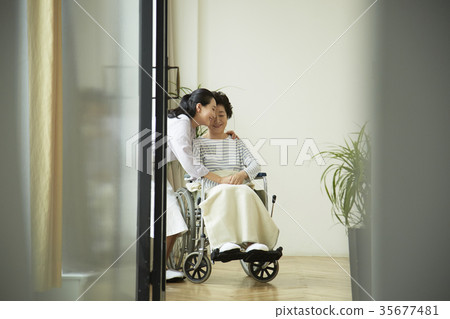 醫療,母親,女兒 醫療,母親,女兒 35677481