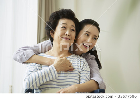 醫療,母親,女兒 醫療,母親,女兒 35677590