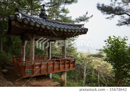 全南港金郡的Dasan Chodang 全南港金郡的Dasan Chodang 35678642