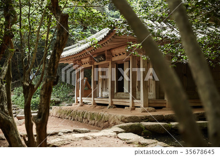全南港金郡的Dasan Chodang 全南港金郡的Dasan Chodang 35678645