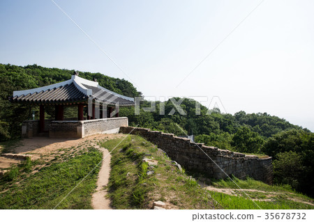 Cheongju Equivalent Acid (Historic Site No. 212) Cheongju Equivalent Acid (Historic Site No. 212) 35678732