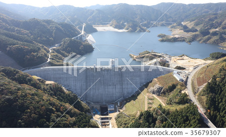 Autumn Gokayama Dam (Nikugawacho, Chikushi-gun, Fukuoka Prefecture) Photographed in November 2017 Autumn Gokayama Dam (Nikugawacho, Chikushi-gun, Fukuoka Prefecture) Photographed in November 2017 35679307