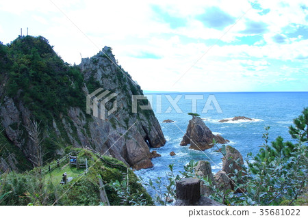 Sennuki Matsushima (Sanin Coast Geopark) Sennuki Matsushima (Sanin Coast Geopark) 35681022
