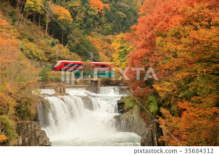 Fujikyu Line / Mt. Fuji View Express and Fall of Tahara Falls 35684312