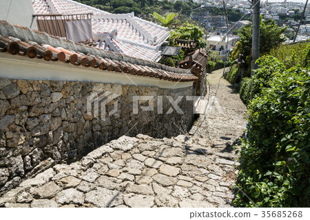 Shuri Kinjocho鋪設了道路 35685268