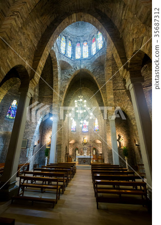 Church of Hogar del Santo Cristo, Igualada 35687312