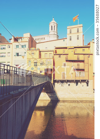 bridge over the river Onyar. Girona bridge over the river Onyar. Girona 35688027