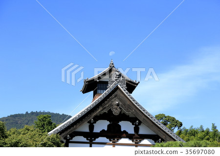 Tenryu-ji Temple and the moon 35697080
