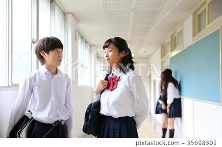 Junior high school girls 35698301