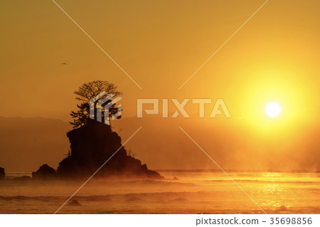 Toyama prefecture Ameyahi coast 35698856