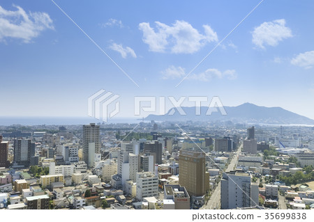 從五棱郭塔看到的函館山 從五棱郭塔看到的函館山 35699838