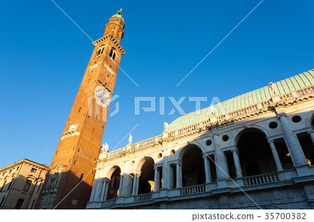 Palladian basilica view,Vicenza,Italy Palladian basilica view,Vicenza,Italy 35700382