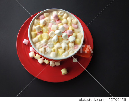 Cocoa drink with marshmallows 35700456