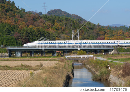 N700系列和秋天的風景 N700系列和秋天的風景 35705476