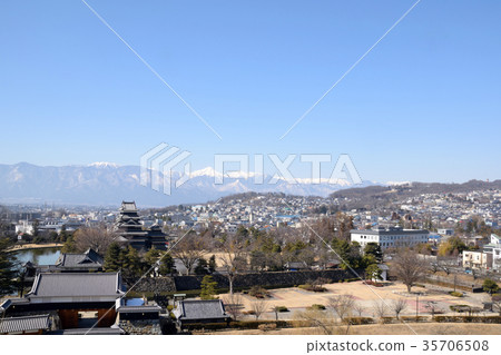 Matsumoto Castle Ninomaru Garden and Northern Alps 35706508