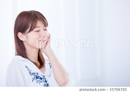 Woman portrait smile white house fashionable house woman with white background 35706785