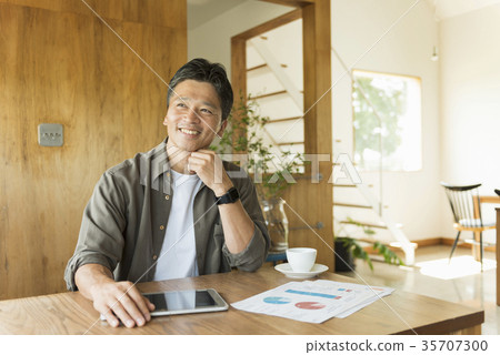中間人遠程工作自由職業者 35707300