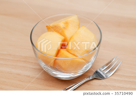 Peeled salmon 35710490