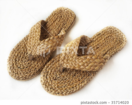 Flip flops isolated 35714020