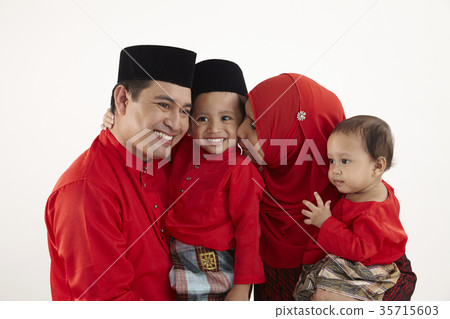 malay family malay family 35715603