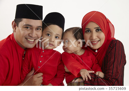 malay family 35715609