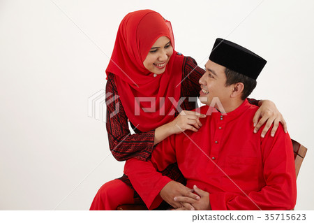 loving malay couple 35715623