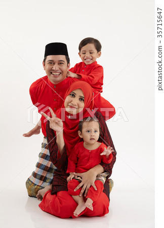 arrange for family portrait arrange for family portrait 35715647