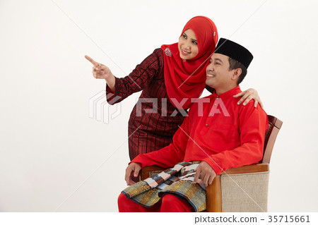 loving malay couple 35715661