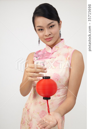 chinese woman in cheongsam chinese woman in cheongsam 35715698