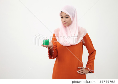 mlay girl with tudung mlay girl with tudung 35715768