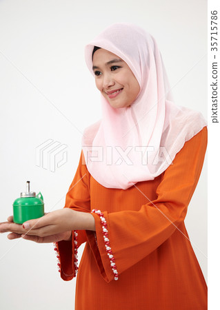 mlay girl with tudung 35715786