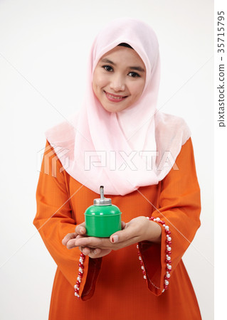 mlay girl with tudung 35715795