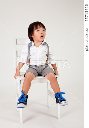 boy sitting boy sitting 35715826