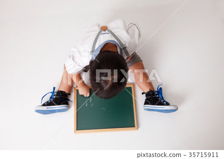 writting on chalk board 35715911