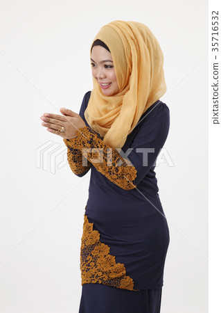 woman about to greeting 35716532