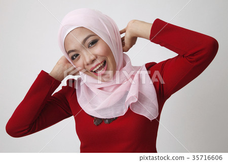 malay woman greeting 35716606