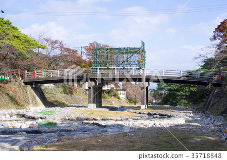 Yoro公園和河流 35718848