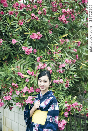 A woman in a yukata 35722192