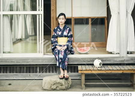 浴衣的女人 35722523
