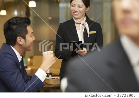 Women who work at a hotel Restaurant Women who work at a hotel Restaurant 35722903