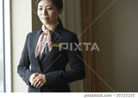 在酒店工作的女性 在酒店工作的女性 35723153