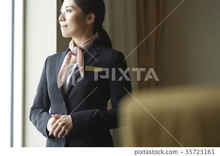 在酒店工作的女性 在酒店工作的女性 35723161