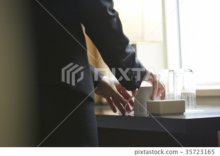 Women who work at a hotel 35723165