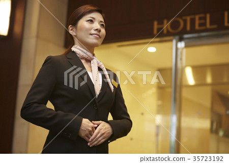 Women who work at a hotel Women who work at a hotel 35723192