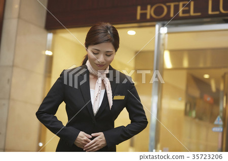 Women who work at a hotel Women who work at a hotel 35723206