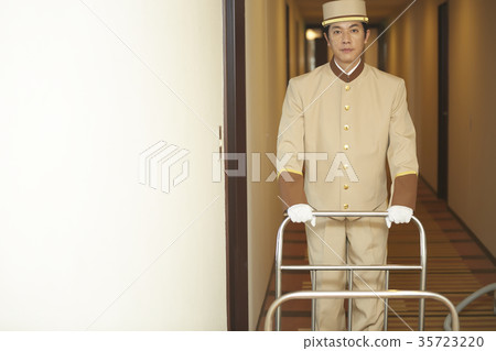 在酒店工作的人 35723220