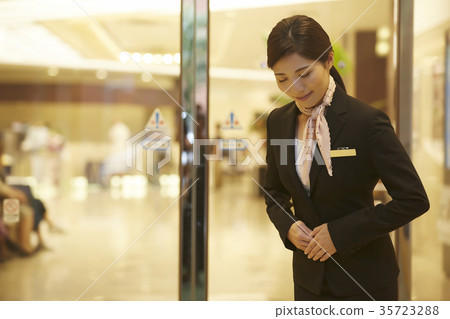 Women who work at a hotel Women who work at a hotel 35723288