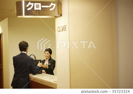 Men who leave luggage at the cloak 35723324