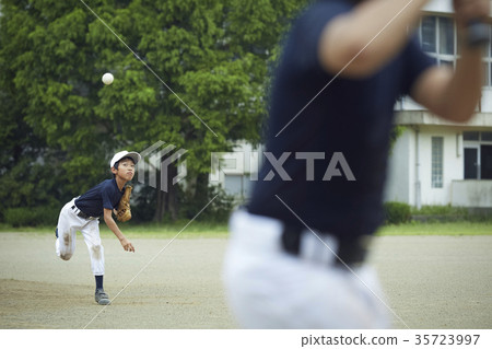 Boy baseball game pitcher 35723997