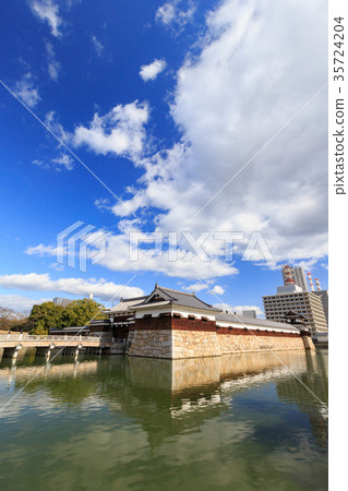 由Moerikimoto-Japan的100座大城堡建造的廣島城堡文雄門,Omon橋,Hiraiso,Taikobori-Hirajo- 由Moerikimoto-Japan的100座大城堡建造的廣島城堡文雄門,Omon橋,Hiraiso,Taikobori-Hirajo- 35724204